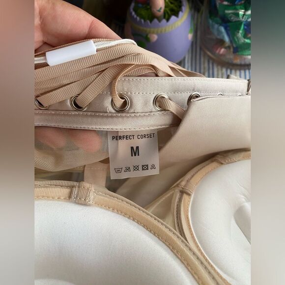 PERFECT CORSET NY  Satin Corset Beige Size Medium Lace Up Back Girdle NWT - Picture 9 of 13